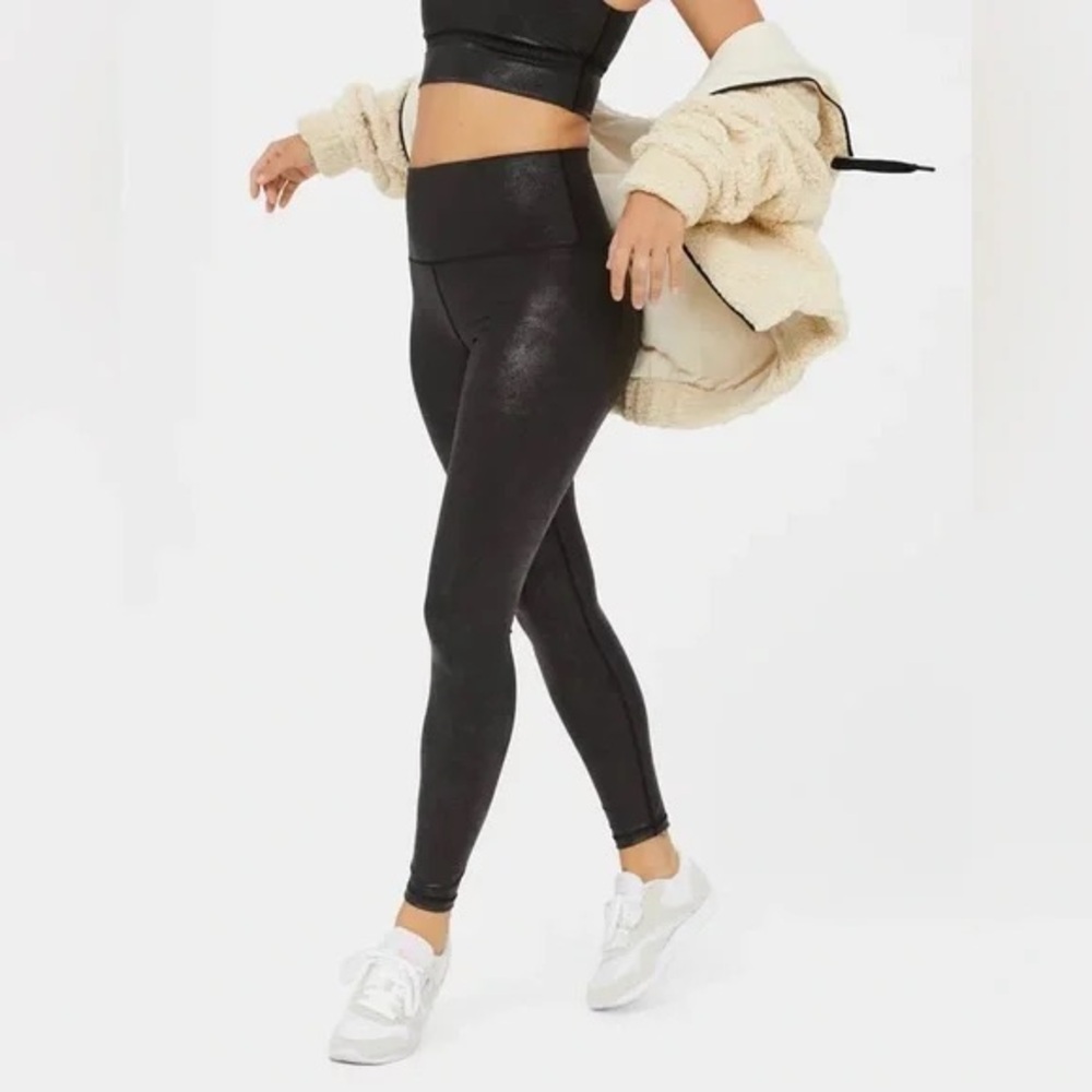 Offline by aerie Black Shimmer High-Rise Shine Leggings